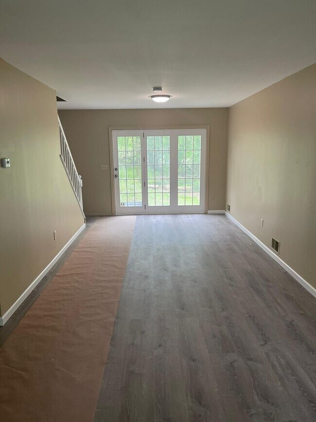 Building Photo - 2 Bedroom condo