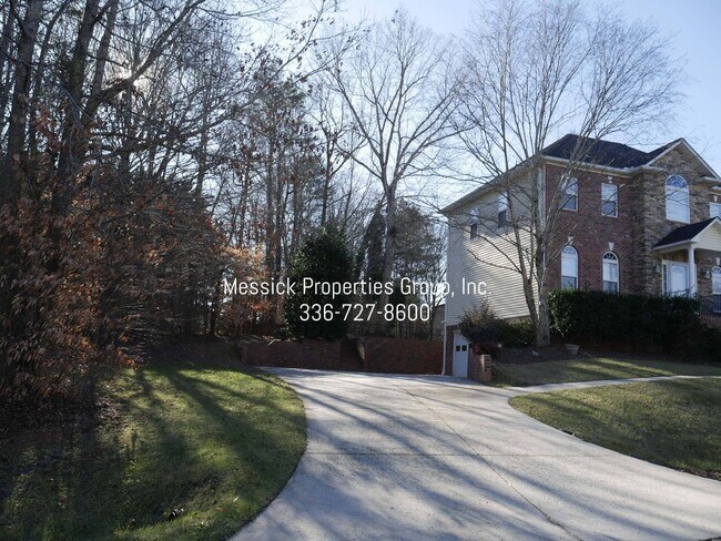 Building Photo - PEPPERTREE/CLEMMONS!