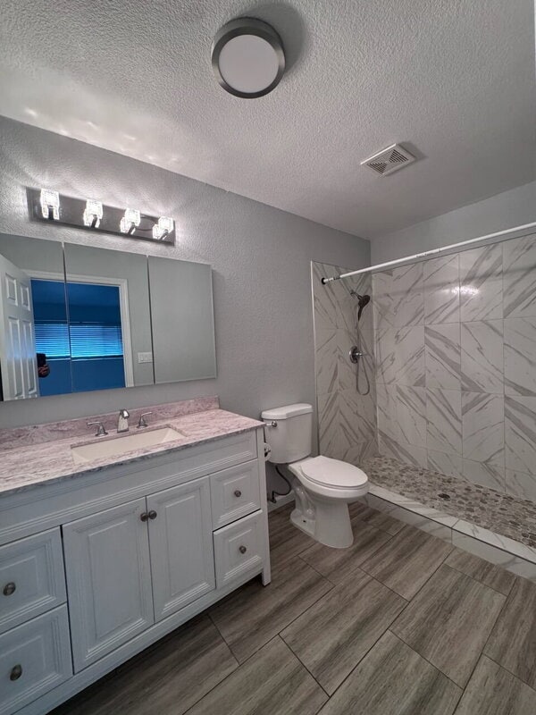 Building Photo - 2445 Town Cir