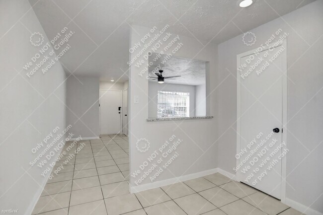 Building Photo - 2 br, 2 bath Duplex - 12607 Veterans Memor...