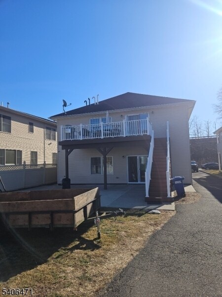 Building Photo - 73 Linden Ave