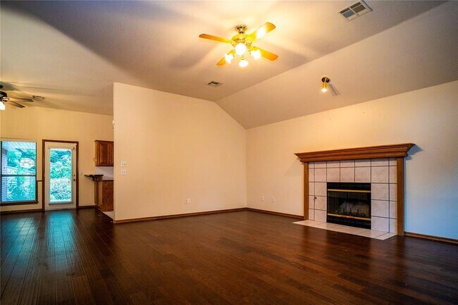 Building Photo - 517 Goshawk Dr