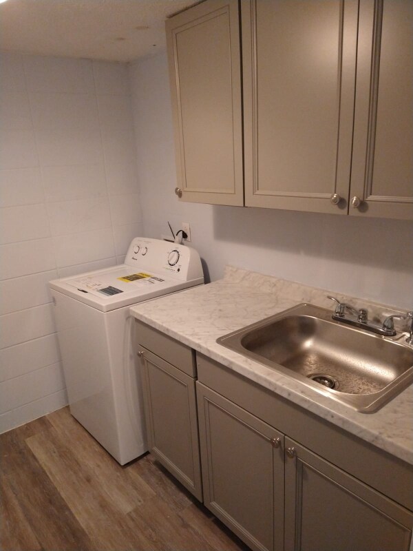 Foto del edificio - 2951 Justina Rd