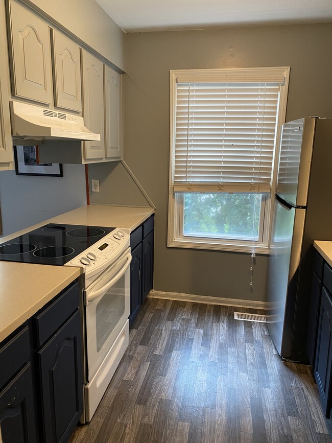 Building Photo - 3158 Villa Ridge Dr SE