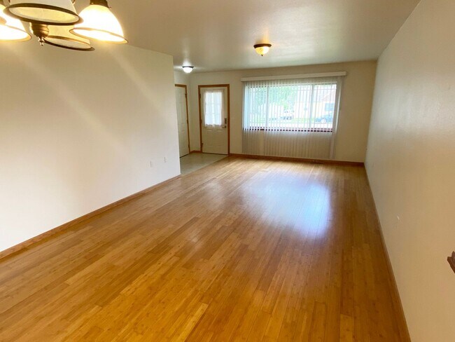 Foto del edificio - 2-Bedroom, 1-Bath Ranch Style Home - ADA C...