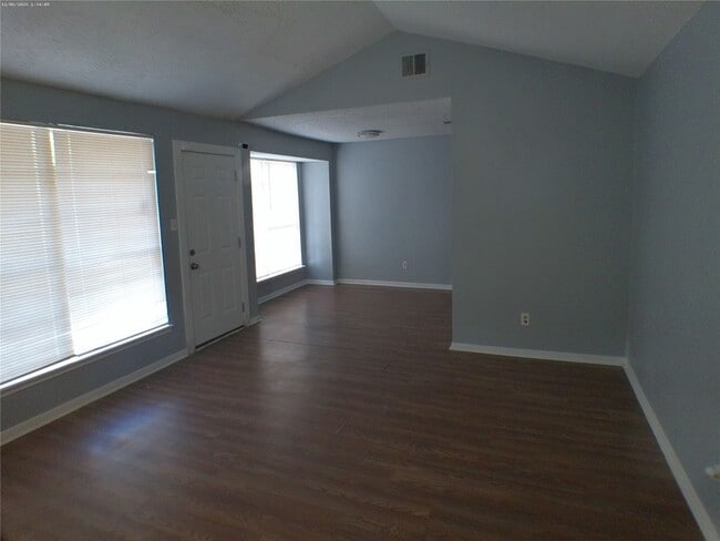 Building Photo - 15914 Willbriar Ln