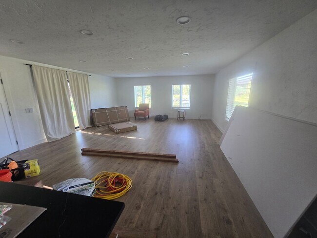 Building Photo - Renovated Grand Lake Home - Coming Soon