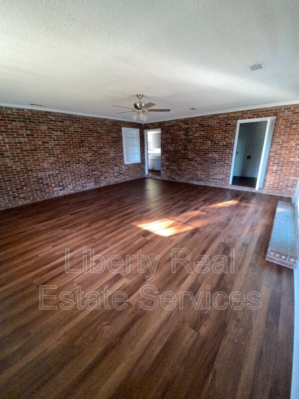 Foto del edificio - 719 S Main St