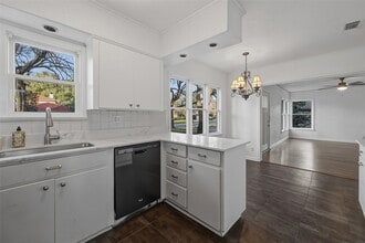 Building Photo - 6417 Darwood Ave