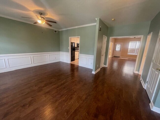 Foto del edificio - 832 Prairie Ln