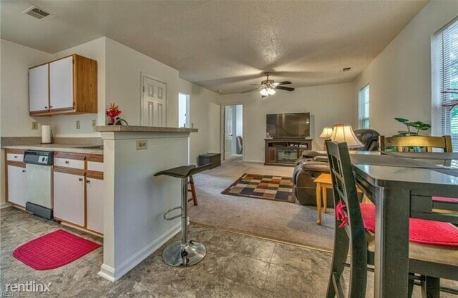 Building Photo - 4 br, 2.5 bath House - 1712 Breezy Pines Ct.