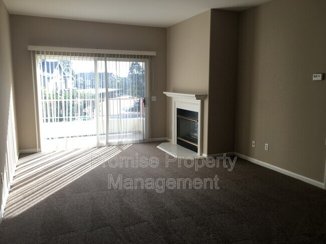 Building Photo - 565 Lands End Way