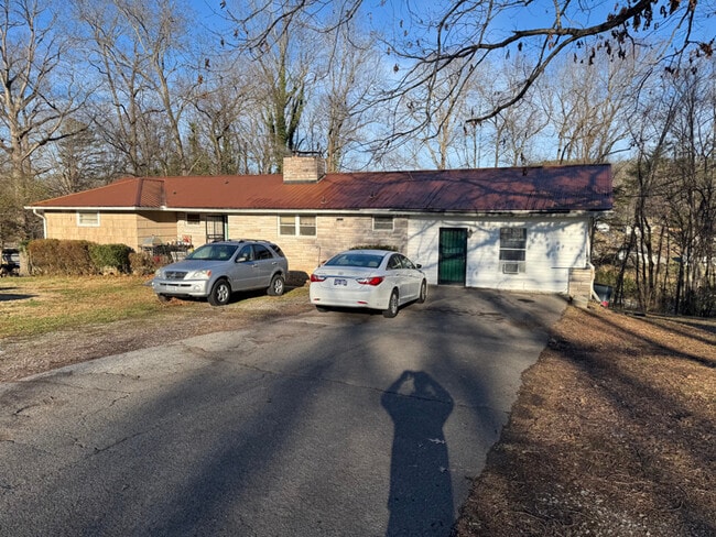 Building Photo - 325 Highland View Dr