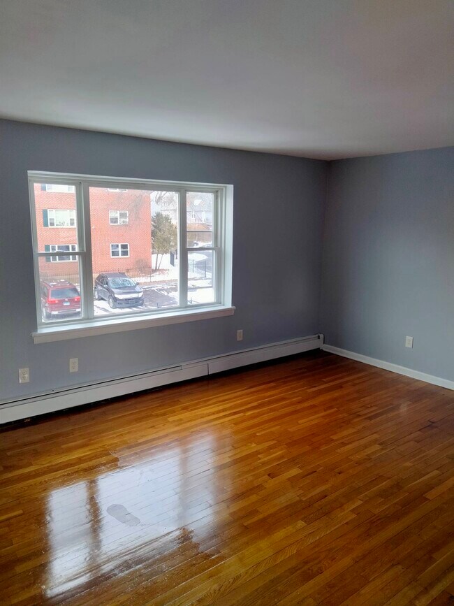 Building Photo - 29-31 Annawan St