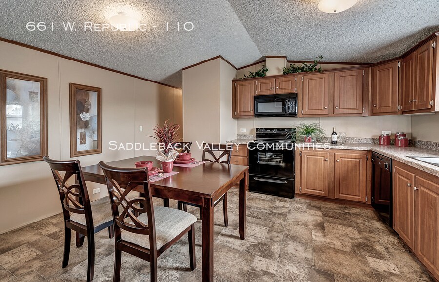 Foto principal - 2 Bedroom 2 Bath $750