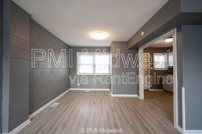 Foto del edificio - 6056 E 16th St