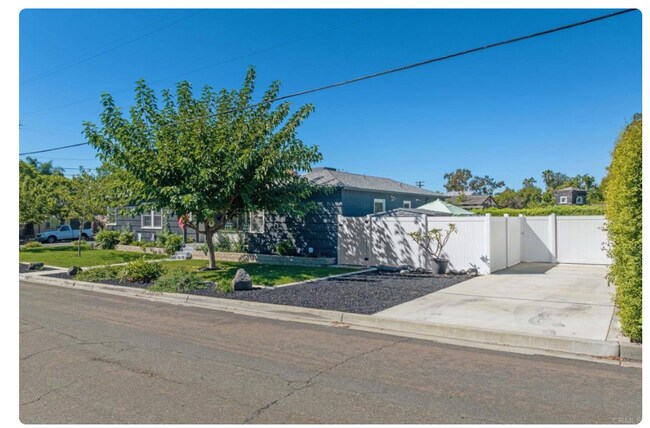 Building Photo - 5010 Randlett Dr