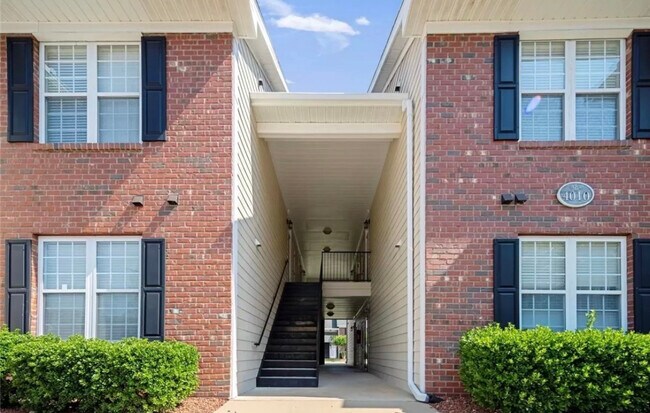 Building Photo - 4010 Bardstown Ct