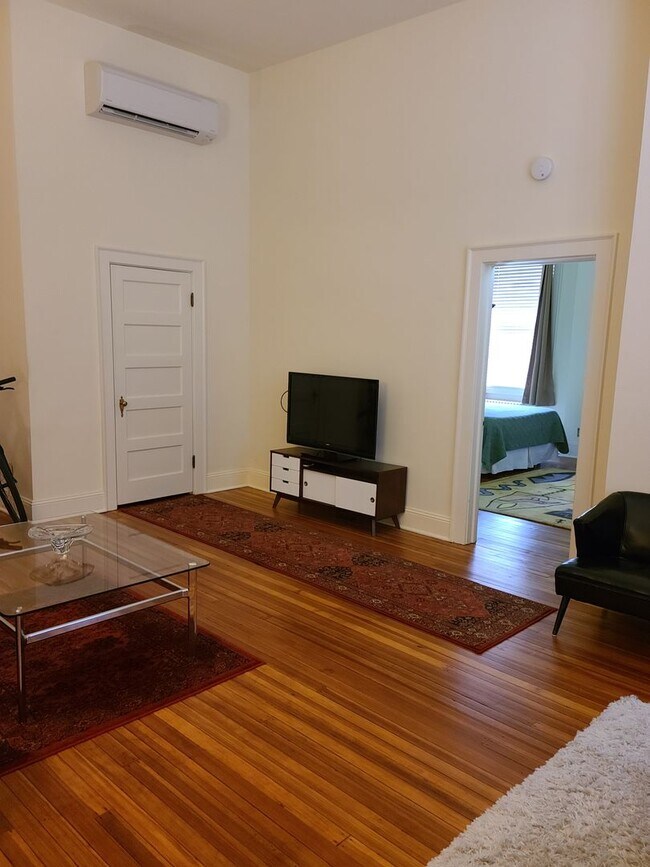 Foto del edificio - Charming Unit on Church St.