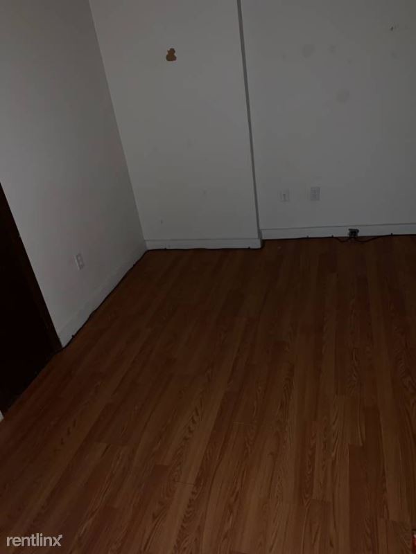 Building Photo - 2 br, 1 bath Apartment - 1906 Monongahela Ave