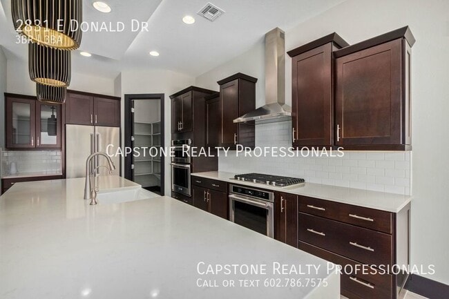 Building Photo - This 3 Bed 2.5 Bath in Astarea at Sky Comm...