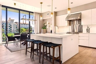 Building Photo - 3581 E Glencoe St