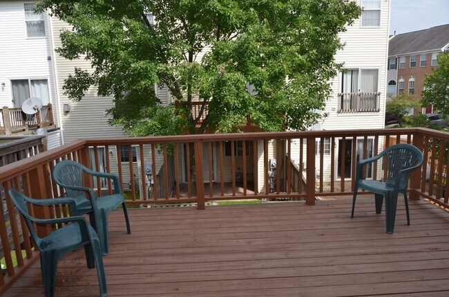 Foto del edificio - 2427 Dew Meadow Ct