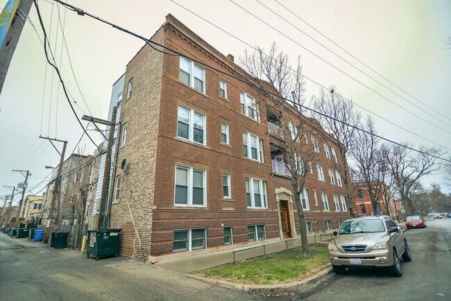 Building Photo - 852 N Leavitt