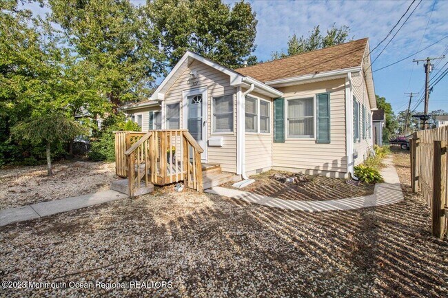 Building Photo - 502 Woodpark Dr