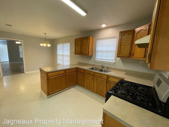 Foto del edificio - 3 br, 2 bath House - 310 N Johnson St