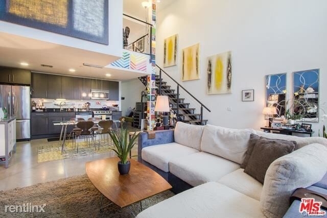 Foto del edificio - 4111 Sunset Blvd