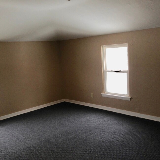 Building Photo - 1815 Rist Ave
