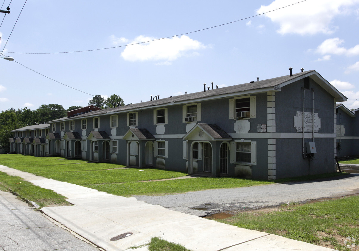 Building Photo - Heritage Square Apartments