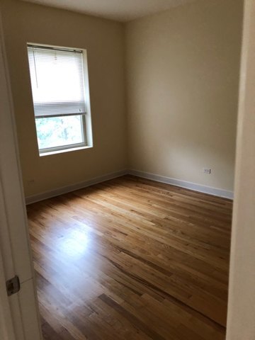 Foto del edificio - 7432 N Oakley Ave