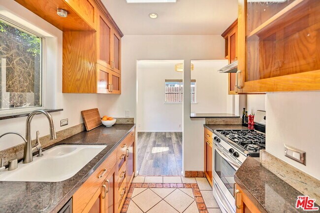 Foto del edificio - 655 Brooks Ave