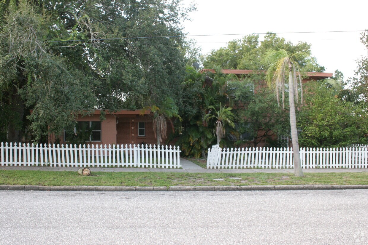 Foto principal - 1222 5th St
