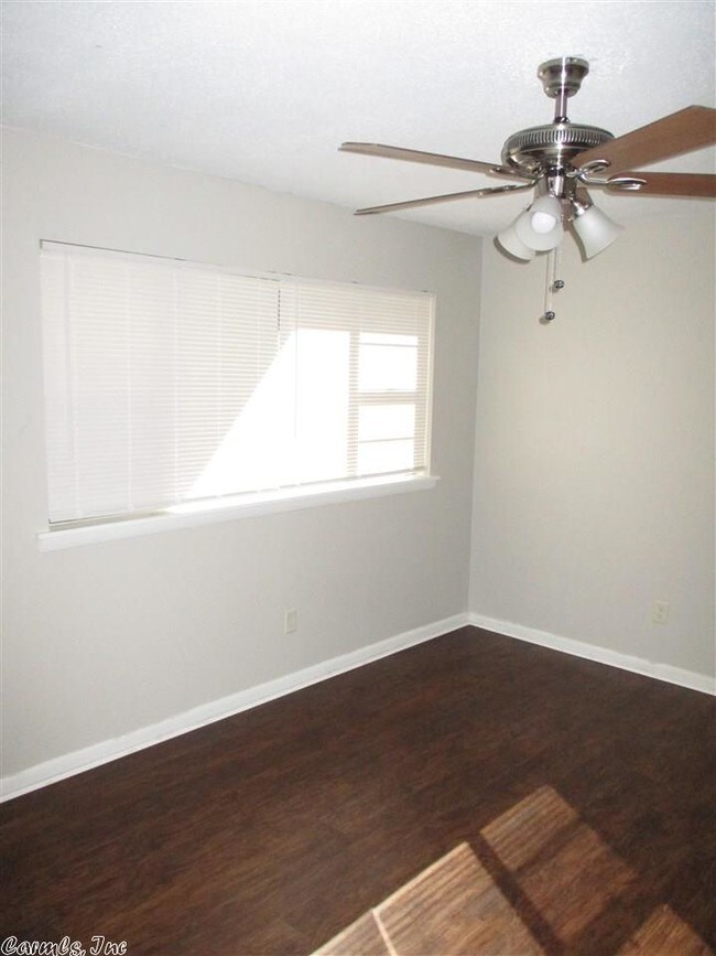 Building Photo - 7206 Skylark Dr