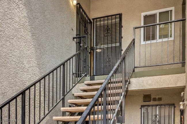 Building Photo - 2981 Country Manor Ln