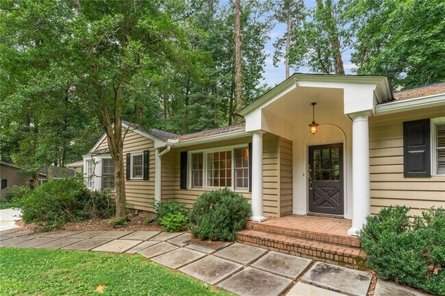 Foto del edificio - 2986 Mornington Dr NW