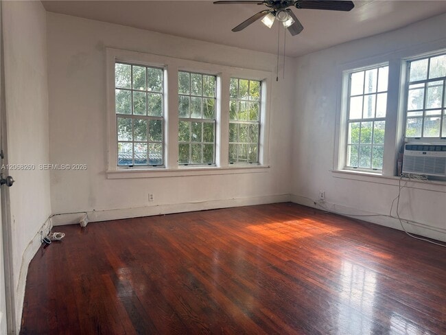 Foto del edificio - 3364 SW 2nd St