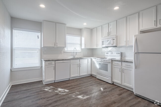 2HAB,1BA-850 ft² - Treemont Apartments