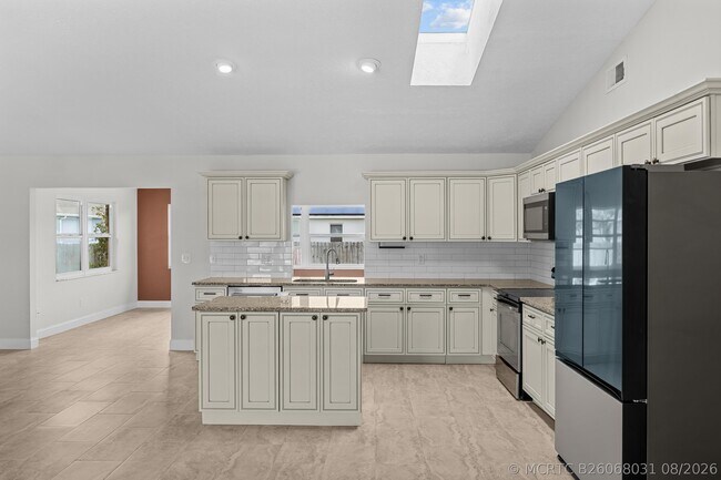 Foto del edificio - 371 SW Butler Ave