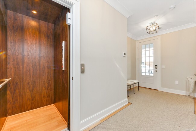 Building Photo - 506 Grist Mill Cir