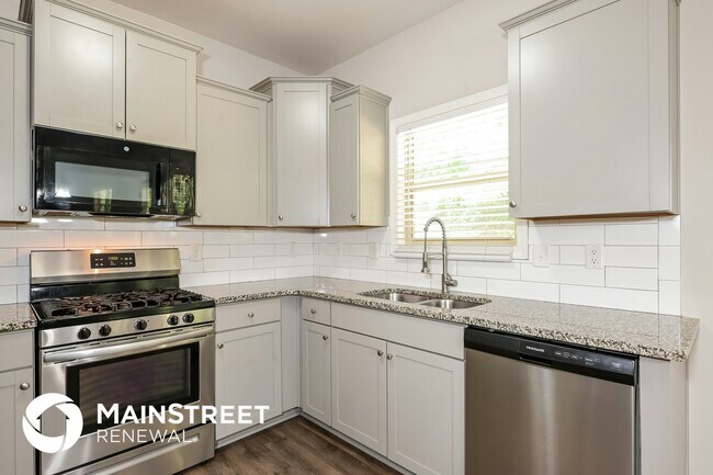 Foto del edificio - 707 Overlook Gln Dr