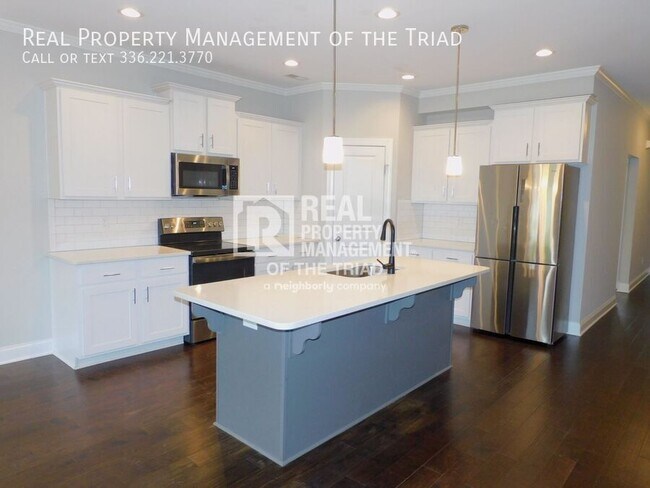 Foto del edificio - 6826 Magnolia Pk Ct
