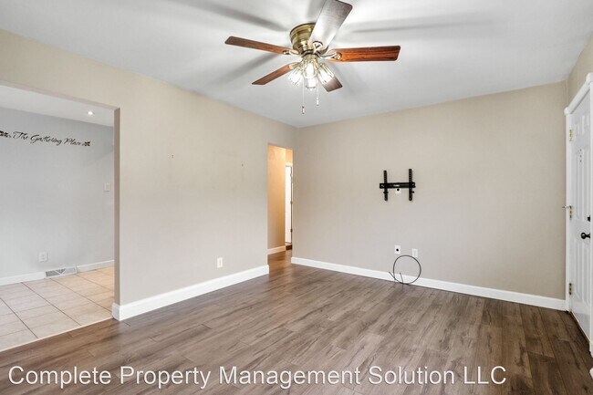 Building Photo - 3 br, 1 bath House - 1135 Maple Ave