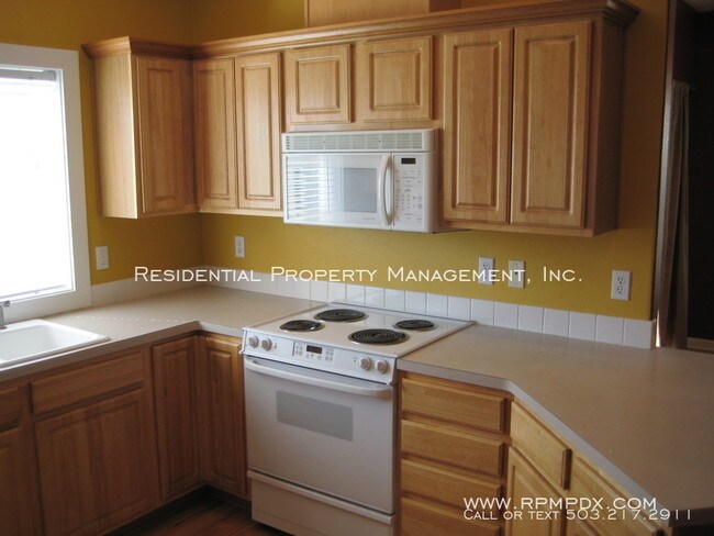 Building Photo - 9023 SW 25th Ave