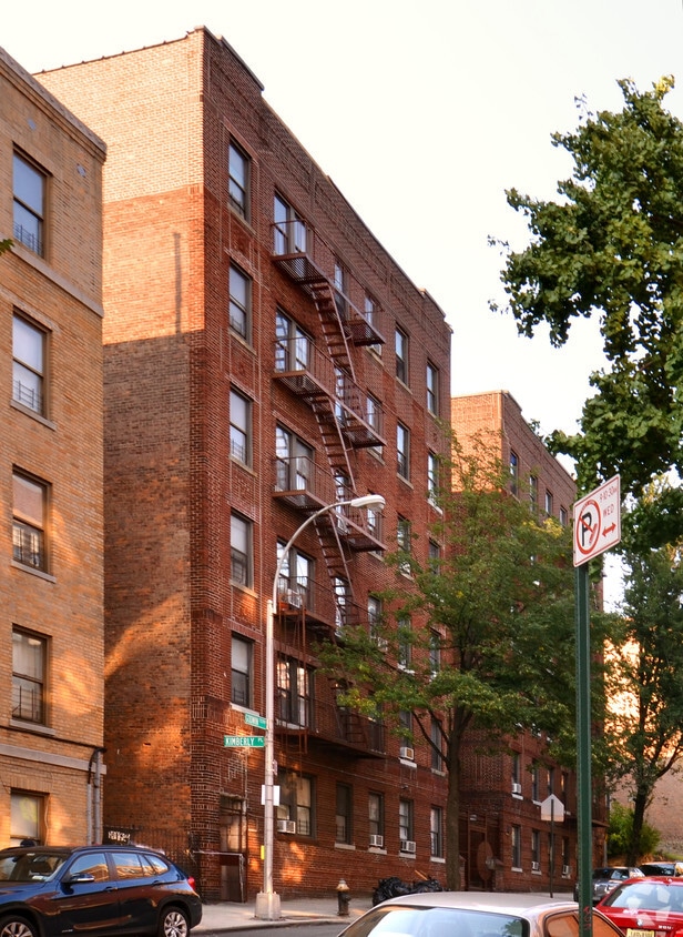 3025-3027 Godwin Terrace - 3025-3027 Godwin Ter