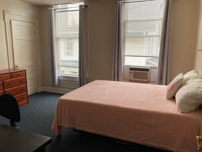 Foto del edificio - 2002 Maple Ave