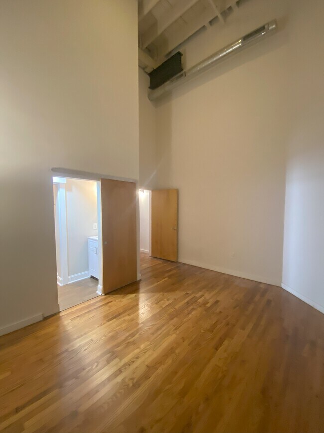 Main Bedroom. - 231 Rep John Lewis Way N